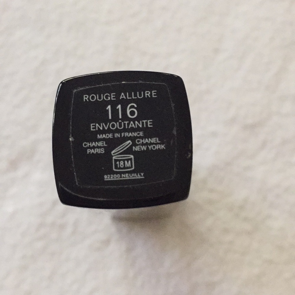 Chanel lipstick Envoutante similar to Mac Rebel